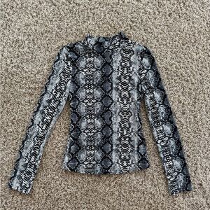 SHEIN Long-Sleeved Snake Print Top